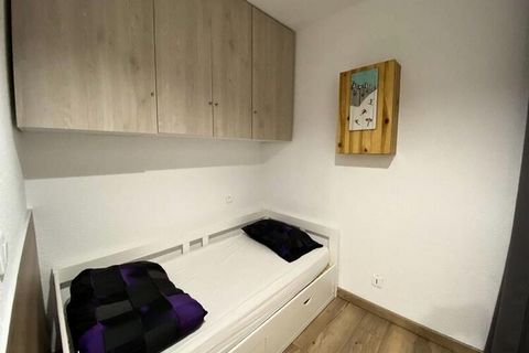 Dit charmante appartement, gelegen in een rustige residentie op de hoogten van Deux-Alpes, biedt een adembenemend panoramisch uitzicht op de bergen. Het beschikt over een gezellige woonkamer met een slaapbank, een open keuken naar de woonkamer en een...