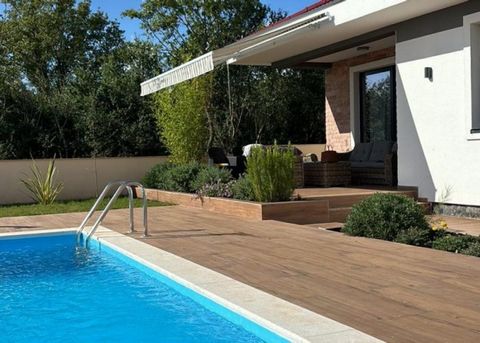 Die Villa ist aus soliden Materialien gebaut. Es verfügt über 80 m2, einen Garten und einen Swimmingpool. Die blaue Villa verfügt über ein Schlafzimmer und zwei Badezimmer. Es liegt eine 10-minütige Fahrt von Budva entfernt. Es ist mit allen notwendi...