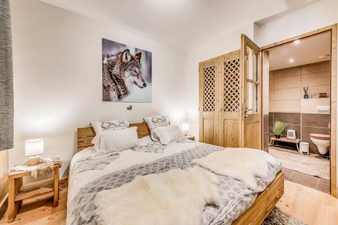 Dieses gerהumige Apartment bietet Platz f�r bis zu sechs Personen und verf�gt �ber zwei Doppelzimmer und ein Schlafsofa im Wohnzimmer. Das Hauptschlafzimmer verf�gt �ber ein eigenes Duschbad und eine Toilette, wהhrend das zweite Schlafzimmer �ber zwe...