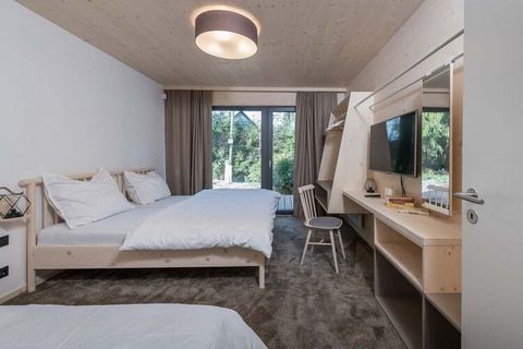 De villa in Bedrichov heeft 3 slaapkamers en is geschikt voor 12 personen. Accommodatie van 123 m² smaakvol ingericht en is modern, Het heeft bergen en hellingen. De accommodatie bevindt zich op 0 m van de stad 