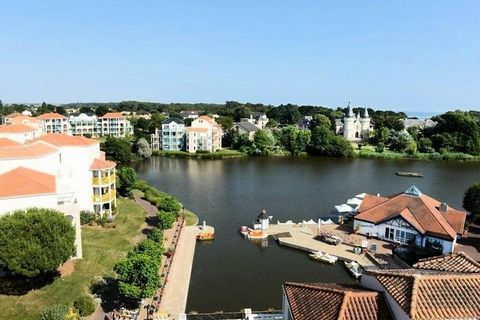 Rezydencja Port Guillaume cieszy się uprzywilejowaną lokalizacją w centrum mariny Dives sur Mer. Dostęp do plaży Cabourg znajdującej się 300 m od rezydencji prowadzi przez kładkę, a ścieżka dla pieszych nad morzem umożliwia dostęp do plaży Houlgate o...