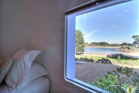 Vous recherchez un site d'exception pour vos prochaines vacances, un environnement magique au coeur de la Côte de Granit Rose ? Nous vous proposons la villa dont vous rêvez.... la Maison bleue : une adresse unique vous assurant une vue panoramique su...