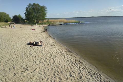 L'hébergement idéal pour des vacances romantiques et confortables à deux ou pour une petite famille. Cette maison dispose d'un espace barbecue couvert en bois, où vous pouvez organiser de grands barbecues en été et prendre un bon petit déjeuner le ma...