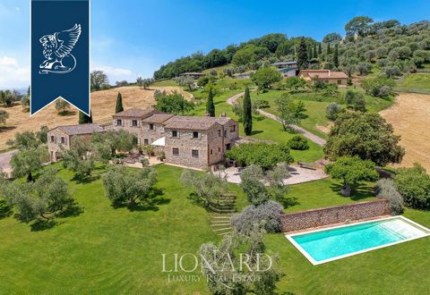 This luxury estate in Umbria offers a harmonious blend of rustic charm and modern amenities in a serene countryside setting between Todi and Rome. Spread across approximately 40 hectares, the property is fully enclosed and features a meticulously res...