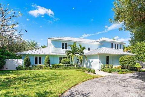 An incredible opportunity to reside in the coveted Lake Ida district of Delray Beach. Just a few blocks away from vibrant Atlantic Avenue boasting trendy eateries and boutique shops, and a quick drive or leisurely bike ride to the beach, this Key Wes...