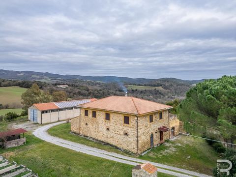 Here you have the unique opportunity to acquire a farm that is characterized not only by its impressive size, but also by its strategic location. The special feature of this property is the remarkable size of the land, which covers an impressive 135 ...