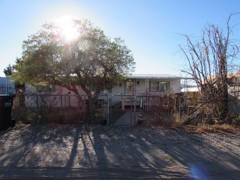 This beautiful private lake Home is located near three of the entrances to Elephant Butte State Park. The property is also located around the corner from the Sierra del Rio golf course at Turtleback Mountain. The Home has two bedrooms with two full b...