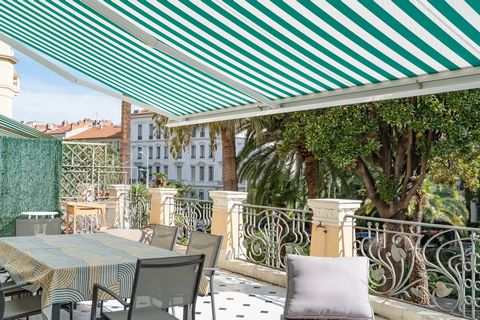 Nice golden square / Victor Hugo. Prestigious 6-room apartment in perfect condition. In a sumptuous Palais Bourgeois from the end of the 1930s with private garden, superb apartment in perfect condition with an area of ​​196m2 benefiting from very bea...