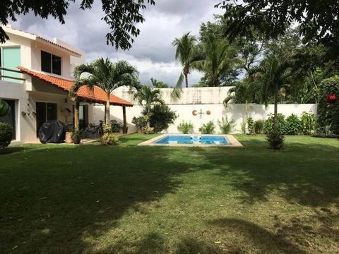 SCHÖNES HAUS ZUM VERKAUF MIT RIESIGEM GARTEN UND POOL IN CAMPESTRE RESIDENTIAL, EINER GESCHLOSSENEN WOHNANLAGE IN EINER DER BESTEN GEGENDEN VON CANCUN IN DER NÄHE VON ALLEM UND NUR WENIGE AUTOMINUTEN VOM FLUGHAFEN UND DER HOTELZONE ENTFERNT -Grundstü...