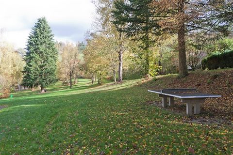 Welkom in Meschede-Hennesee in het prachtige Sauerland! Geniet van een onvergetelijk verblijf in dit onlangs gerenoveerde en gezellige vakantiehuis - de perfecte plek om het dagelijkse leven achter u te laten. Natuurliefhebbers, zwemmers, fietsers en...