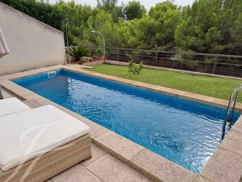 This house is located in a quiet area and is characterized by its unique architecture. It was nominated in the architectural competition of the Balearic Islands in 2001. It is a compact house for a family who wants to enjoy their summer vacations. It...