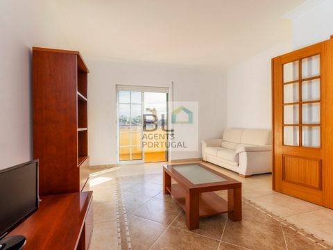 1 bedroom apartment with parking space in Montenegro, Faro This 1-bedroom apartment in Montenegro, Faro, combines a privileged location, comfort and versatility, making it ideal for your own residence or investment. Its location is one of its highlig...