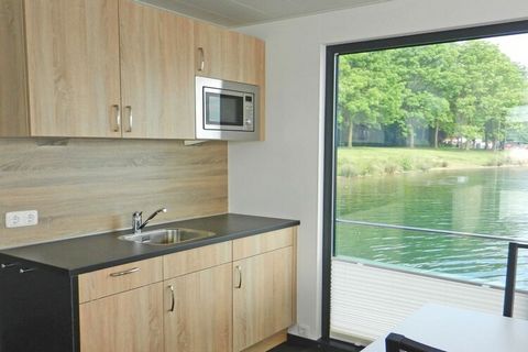 The houseboat is idyllically located on the North Sea near Xanten in the middle of a green lake landscape. The North Sea and the South Sea are two interconnected lakes, and around the lakes you will find a wide variety of leisure activities for every...