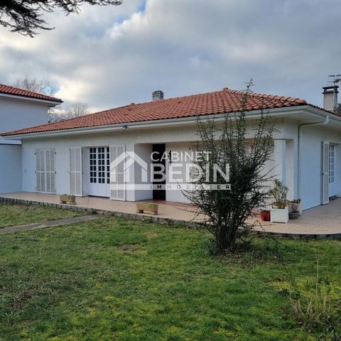 Exclusivity CABINET BEDIN - MIMIZAN 2 KMS FROM THE BEACHES. NEW Discover this single-storey house composed of a living room, kitchen, 3 bedrooms, pantry, shower room, terrace, garage and land of about 600 m². CLOSE TO BIKE PATH AND QUIET AREA. . Info...