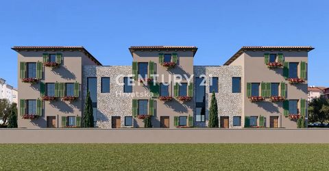 For sale is a modern townhouse, located just 5 km from the center of Poreč and the sea. This new construction from 2025 covers an area of 151 m2, providing enough space for comfortable family living. The house consists of three levels, ideal for a fa...