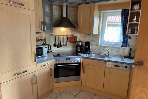 Cozy semi-detached house in the new part of the holiday park, ideal for up to 4 people. On approx. 50 square meters, the house offers a living room with integrated kitchen, a dining area and a bathroom with shower/toilet on the ground floor. On the u...