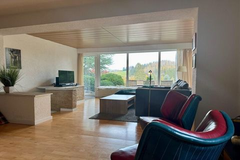 Gezellig en comfortabel ingericht vakantieappartement in een appartementenhuis op een heuvel op de Glockenberg in Altenau. Uw vakantiehuis is voorzien van een terras en WiFi. Geniet van het fantastische uitzicht dat uw vakantiehuis u biedt en laat u ...