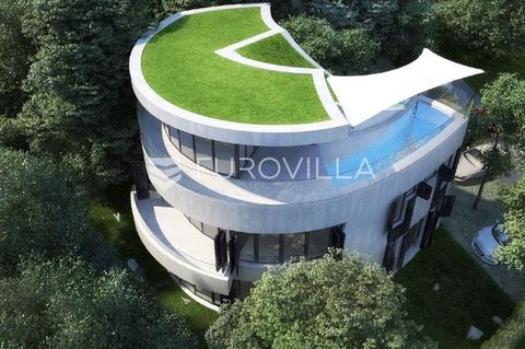 We offer a unique opportunity to purchase a luxury villa located in the peaceful and idyllic surroundings of Ičići, just 3 km from Opatija and 300 m from the sea. This modern and spacious 400 m² villa is situated on a spacious 1180 m² plot and offers...