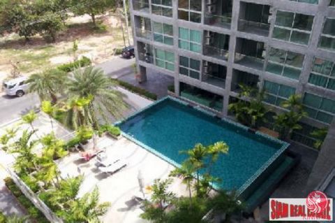 1 bedroom, 1 bathroom condo in the desirable Pratumnak area. Nicely finished with a fully fitted kitchen and high quality furniture. The large balcony is the perfect place to relax after a day at the beach in a very quiet area. Designed by the star a...