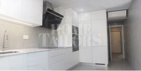 Apartamento T3 Novo no Alto das Barreiras com varandas e Box. Possui sala em Openspace com cozinha e acesso a ampla varanda com churrasqueira. Todos os quartos com roupeiro e Suite com closet com ampla varanda aos 3 com 16m2. Box para 1 com 17,70m2. ...