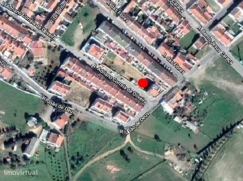 Marketed by: Frogs - Real Estate Mediation AMI License: 9127 Plot for construction of housing in Nossa Senhora das Neves, with 173.01m2. Construction: -House with maximum construction area of 150m2, spread over 2 floors -Basement with maximum area of...