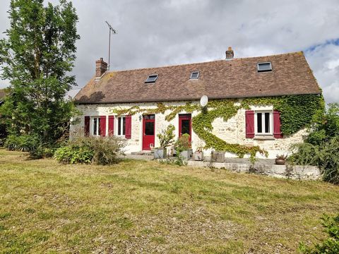 In het hart van een dorp in de Yvelines en in de buurt van Bréval, oud huis gebouwd in 1819 op een kelder en met: Toegang tot een gemeubileerde en uitgeruste keuken, woonkamer met open haard, tweede woonkamer. Kantoorruimte, doucheruimte met toilet, ...