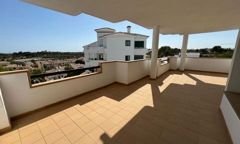 RUIM HOEKAPPARTEMENT OP DE EERSTE VERDIEPING OP DE CAMPOAMOR GOLFBAANAppartement op de eerste verdieping in het wooncomplex Real Club Golf de Campoamor, op loopafstand van allerlei voorzieningen, zoals bushalte, winkels, bars, restaurants, supermarkt...