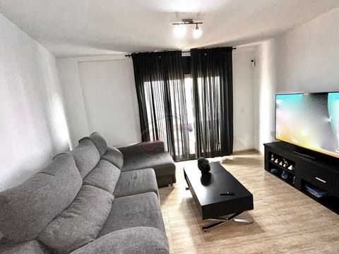 Dieses moderne Apartment mit Aufzug liegt nur 150 Meter von einem der beliebtesten Strände der Costa Brava entfernt. Das Gebäude wurde vor kurzem mit hochwertigen Materialien gebaut. Ihr Apartment verfügt über ein geräumiges Wohn-/Esszimmer und Zugan...