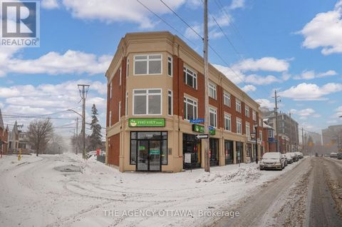 Un coup de circuit à Hintonburg ! Bienvenue dans cette charmante maison de 2 chambres au cœur d’une communauté incroyable. Ce condo de 2 étages offre une surface habitable d’environ 1100 pieds carrés, 2 chambres à coucher, 2 balcons et c’est la plus ...