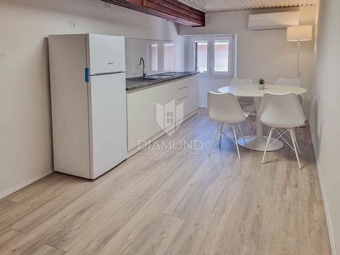 Location: Istarska županija, Buje, Buje. Istrien, Buje In der schönen Stadt Buje, direkt im Zentrum gelegen, befindet sich diese tolle 2-Zimmer-Wohnung! Die Wohnung befindet sich in einem Wohngebäude im 3. Stock. Die Gesamtfläche der Wohnung beträgt ...