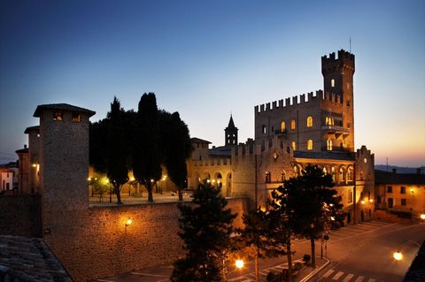 Castle for sale in the Marche countryside A magical and suggestive location, immersed in an imperturbable quiet, on the green of a hill and a few steps from the sea. A Unique Investment Opportunity The Castle of Tavoleto presents a remarkable investm...