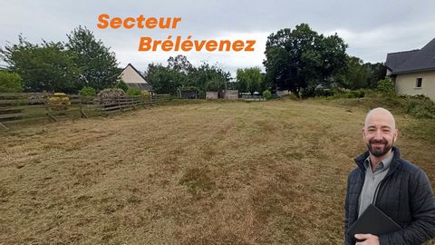 Terrain constructible à Brélevenez