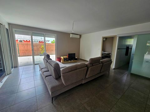 Maison plain-pied piscine Rivière-Salée