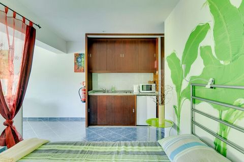 Mira ist eine Wohnung in einer ruhigen Lage der Villa, die die Eigentümer von Quinta Serrado de Bouças vor einigen Jahren gebaut haben. Die Wohnung ist kompakt, aber hat alles: eine Sitzecke mit Esstisch, ein bequemes Sofa und Sessel, en-suite Schlaf...