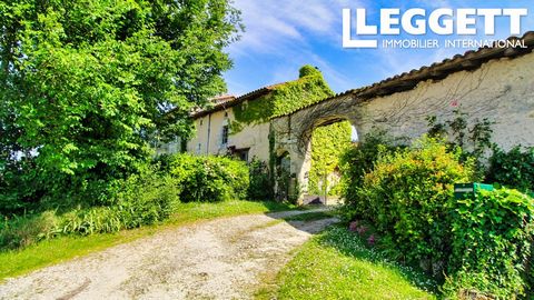 A21363MCH24 - Set in 7300m2 of parkland with beautiful views over the Périgord countryside, this property comprises a main house of 160m2 with 3 bedrooms and 3 fully-equipped gites (60, 72 and 100m2) with a total of 7 double bedrooms opening onto a l...