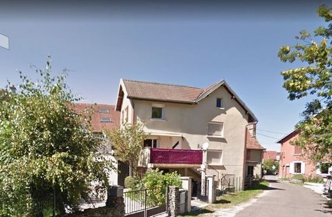 New in Mathay, terraced house currently rented type F5, with 3 bedrooms, living room, kitchen, bathroom and toilet on a plot712 m2. More information at the agency.