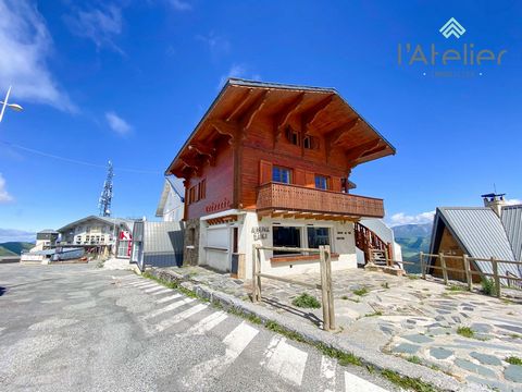 Welcome to the Chalet du Pla, Located at the foot of the slopes of the resort of Saint Lary Soulan, the Atelier presents its new exclusivity XXL chalet version. You dream of a refuge where you can meet with family or friends, some decoration work can...