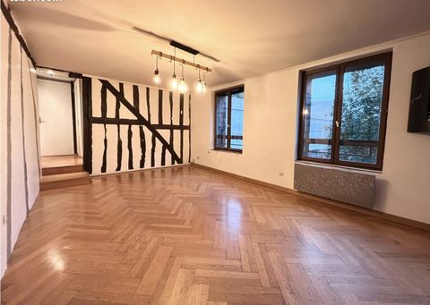 The agency My Golden Key offers a T2 bis apartment of 56.50m2 on the second floor of a condominium with 6 apartments and located district Hôtel de Ville / Saint-Nicaise. This apartment is composed of: - a living room - an open kitchen fitted and equi...