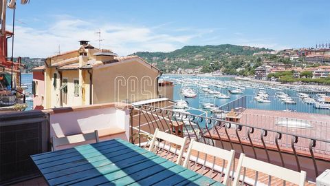 DESCRIPTION Situated in the characteristic historical village of Lerici just steps away from the castel, this apartment, recently renovated, kept the caracteristics and the flavor of the old houses of the village. At the entrance in the apartment the...