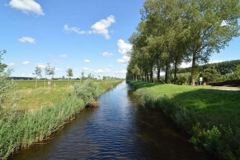 In the midst of all the creeks you will find this beautifully furnished country house. Ideal for holidays with the family and children less than four. The surroundings offer beautiful walking and cycling routes, among others in Het Zwin nature park. ...