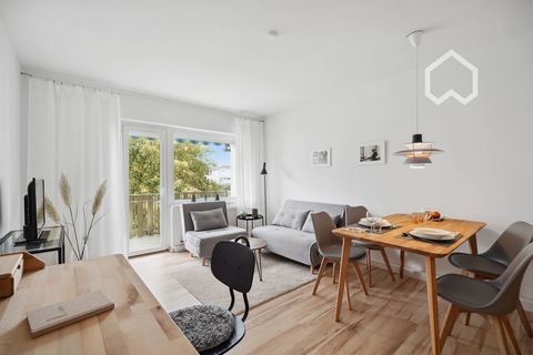 The living rooms are furnished in Japanese-Scandinavian style with sustainable solid wood furniture. The flat is conveniently located in the Vorderer Westen district, directly at the Weigelstraße tram stop. From there you can reach the Wilhelmshöhe t...