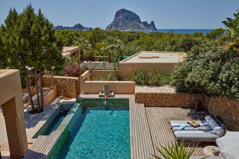Come and spend quality time in the beautiful holiday home with your family located in Cala Vadella. There is a private outdoor pool with sun-loungers for enjoying the refreshing dips overlooking the rustic surroundings. The nearest sea beach is 3.7 k...