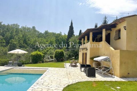 Very calm and bucolic environment for this very beautiful Provençal achievement, built according to the rules of the art and offering 4 main rooms treated with beautiful materials. The property is completed by a second apartment located on the ground...