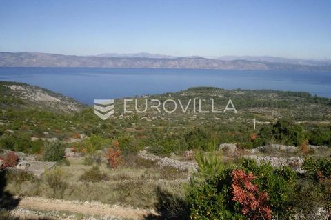 Hvar, Poljica, land intended for sports-recreational (health) center. The total area of the land designated for investment is 114,320 m², approximately 1200 m away from the sea, located west of the village of Poljica, 12 kilometers from Jelsa on the ...