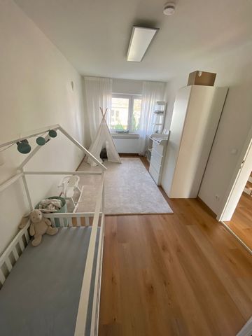 We are traveling with our children for 3 months and would sublet our house during this time. The house is perfect for families. 3 bedrooms, 2.5 bathrooms and a large lounge (living room + kitchen) are available. There is also a garden for your own us...