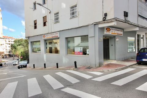 Great opportunity, commercial premises in the center of Marbella.Located very centrally in Marbella, this spacious commercial premises offers an exceptional opportunity to establish your business in one of the best-located areas of the city. With a t...