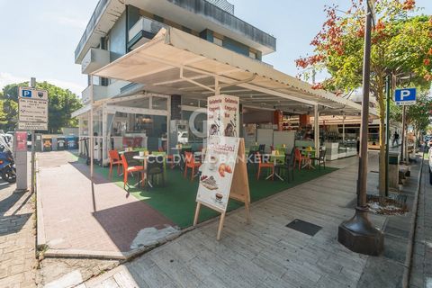 RICCIONE AREA ABYSSINIA We present for sale Commercial Activity Bar Gelateria Creperia. Seasonal business open from April to October, with established customers and well underway for over 6 years. Equipped with all the equipment in excellent conditio...