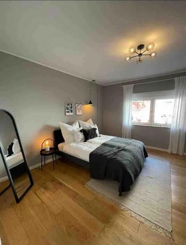 HANS - the cozy & modern apartment is located on the ground floor of a quiet residential building centrally located in Essen-Holsterhausen. HANS impresses with its modern and stylish furnishings, a large terrace and attention to detail. The apartment...