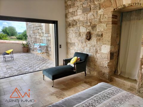 I have the pleasure to show you this old semi-detached farmhouse on one side completely renovated two years ago. You can reach me on ... or by email: ... Registered with the Rsac d'Albi 892724899. Very well exposed and completely redone from floor to...