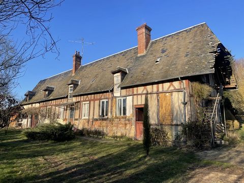 Large and delightful old house to renovate on a plot of 3740 m2. This farmhouse offers volumes and potential to be exploited. Ground floor: Living room with fireplace, living room with fireplace and wood stove, bedroom, bathroom with toilet. Upstairs...